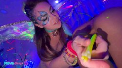'Sasha Tatcha And Tiny Rhea Turn A Neon Afterparty Into Total Chaos!' screenshot nº 22