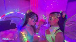 'Sasha Tatcha And Tiny Rhea Turn A Neon Afterparty Into Total Chaos!' screenshot nº 3