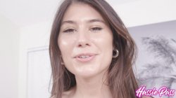 Captura de 'Slender Beauty Takes A BIG 13 Inches' nº 31
