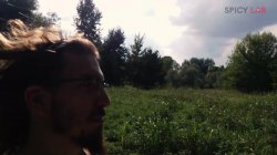 Captura de 'Footing Fucking a runner, with very hot brunette Bianka Blue and italian big dick Gothic' nº 2
