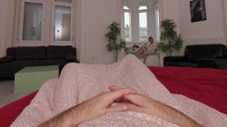 'Between Bookmarks starring Lily Blossom' screenshot nº 5