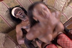 Captura de 'Sistas Take Black Anaconda' nº 97