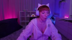 'Erotic Gaming Session starring Lilly Mays' screenshot nº 4