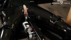 'Horny Rubber Girl Needs A Fuck Machine' screenshot nº 33