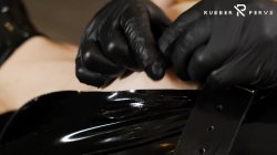 'Horny Rubber Girl Needs A Fuck Machine' screenshot nº 42