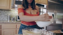 Captura de 'No Birth Control Creampies #2: Big Natural Boobs Edition' nº 1