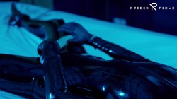 Captura de 'Tied Up Rubbergirl Fucking Herself' nº 12