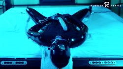 Captura de 'Tied Up Rubbergirl Fucking Herself' nº 14