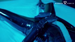 Captura de 'Tied Up Rubbergirl Fucking Herself' nº 25