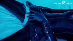 Captura de 'Tied Up Rubbergirl Fucking Herself' nº 29