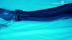 Captura de 'Tied Up Rubbergirl Fucking Herself' nº 3