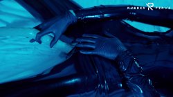 Captura de 'Tied Up Rubbergirl Fucking Herself' nº 32