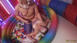 Captura de 'Clown Town Ep. 1 Anal Circus Threesome with Gia & Sophia' nº 11