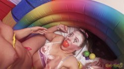 Captura de 'Clown Town Ep. 1 Anal Circus Threesome with Gia & Sophia' nº 12