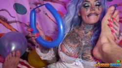 'Clown Town Ep. 4 Hottie Tiger Lilly Gets Creampied' screenshot nº 36