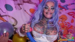 'Clown Town Ep. 4 Hottie Tiger Lilly Gets Creampied' screenshot nº 37