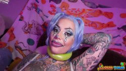 'Clown Town Ep. 4 Hottie Tiger Lilly Gets Creampied' screenshot nº 6