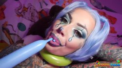 'Clown Town Ep. 4 Hottie Tiger Lilly Gets Creampied' screenshot nº 7