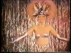 'Showgirls' screenshot nº 3