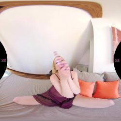 'Your Little Slut Rebeka Makes Video For You' screenshot nº 15