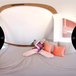 'Your Little Slut Rebeka Makes Video For You' screenshot nº 27