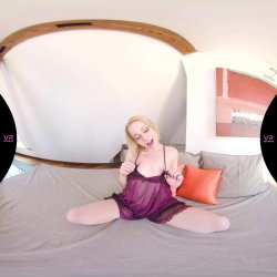 'Your Little Slut Rebeka Makes Video For You' screenshot nº 5
