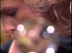 Captura de 'With A Wiggle In Her Walk' nº 80