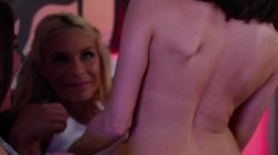 Captura de 'Darcie Dolce: The Lesbian Fortune Teller' nº 128
