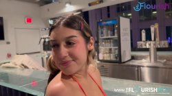 'Poolside Bartender Meets Violet Gems' screenshot nº 37