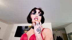 Captura de 'Let Crystal Cherry Take A Bite Outta You!' nº 12