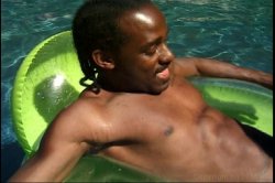 Captura de 'Anal Pool Party 4' nº 23
