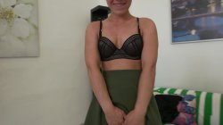 'Petite Wife Fucked Hard' screenshot nº 26